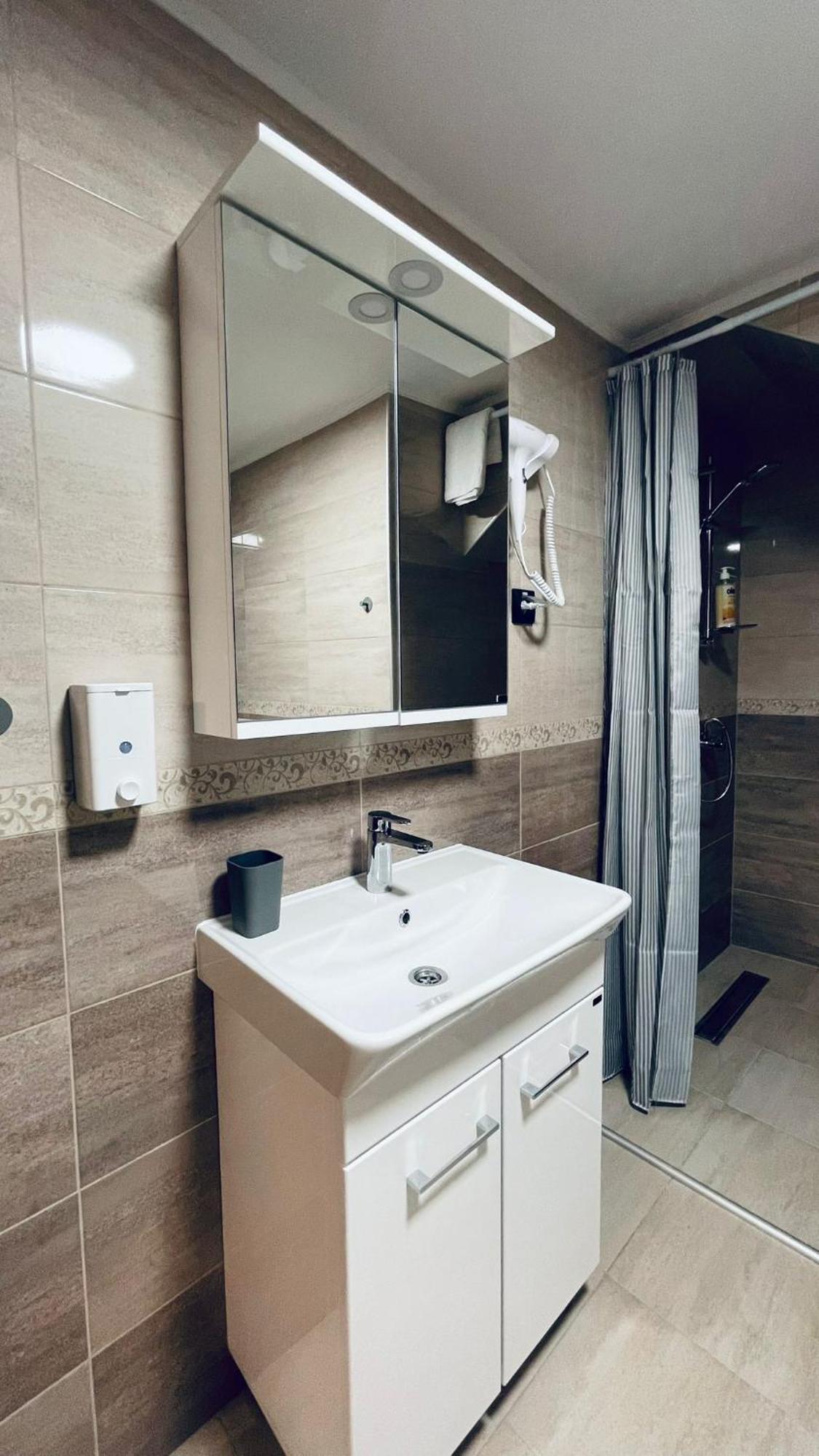 Kollar D Guest House - Prenociste Rooms Subotica Eksteriør bilde